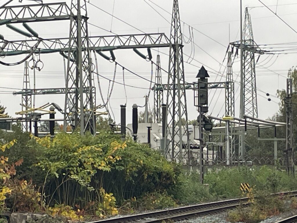 photo 1 2025 11 19 11 41 38 Hochspannungsmasten1